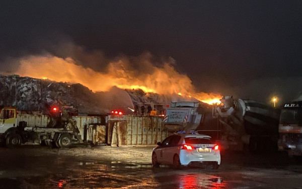 Θεσσαλονίκη: Φωτιά σε εταιρεία ανακυκλώσιμων στα Διαβατά - Μεγάλη κινητοποίηση της Πυροσβεστικής (βίντεο)