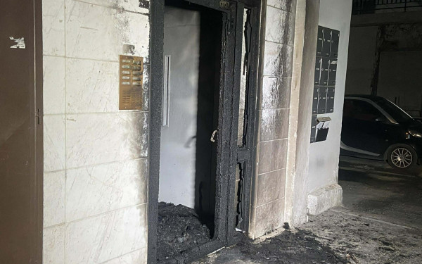 Θεσσαλονίκη: Έκρηξη αυτοσχέδιου μηχανισμού σε είσοδο πολυκατοικίας στην Καλαμαριά