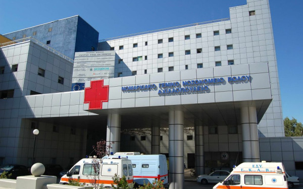 Σοβαρό ατύχημα για Βρετανίδα τουρίστρια στη Σκιάθο: Έπεσε από υπερυψωμένο πεζούλι