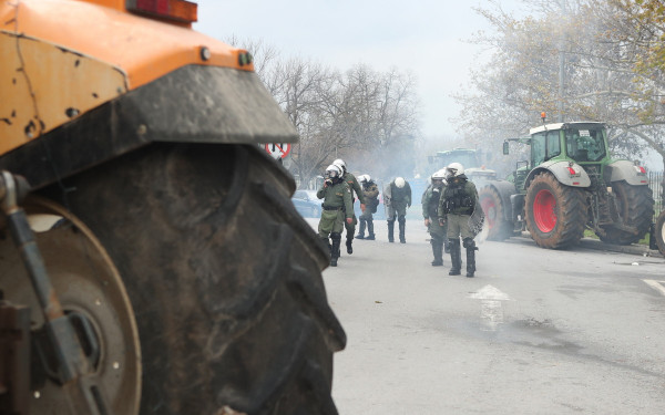 Θεσσαλονίκη: Ένταση στον δρόμο προς το αεροδρόμιο «Μακεδονία» - Αστυνομικές δυνάμεις στην περιοχή