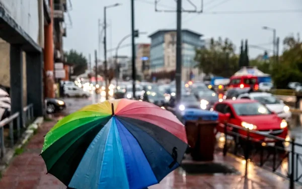 Τέλος στην ηλιοφάνεια: Έρχεται «ανοιξιάτικη» κακοκαιρία – Πού θα χτυπήσουν βροχές και καταιγίδες