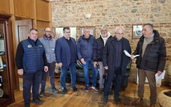 Ημαθία: Στον δήμαρχο Βέροιας αγρότες από το μπλόκο της Κουλούρας