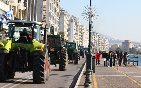 Θεσσαλονίκη: Αποχώρησαν από το λιμάνι οι αγρότες
