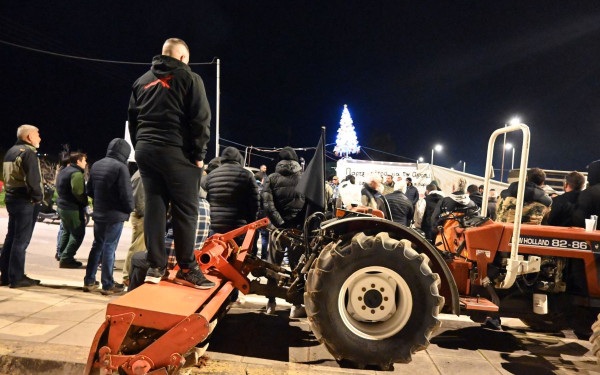 Την Τρίτη αποφασίζουν όλοι μαζί οι αγρότες μετά τις ανακοινώσεις του Τσιάρα - Διαβλέπουν πρόθεση της κυβέρνησης να τους διασπάσει (βίντεο)