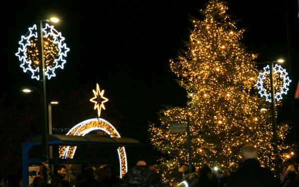 Δήμος Κορδελιού - Ευόσμου: Γιορτή φωτισμού του χριστουγεννιάτικου δέντρου