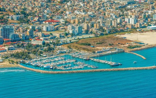 Πυροβολισμοί στη Λάρνακα κοντά στην αστυνομική διεύθυνση: Πληροφορίες για τραυματίες