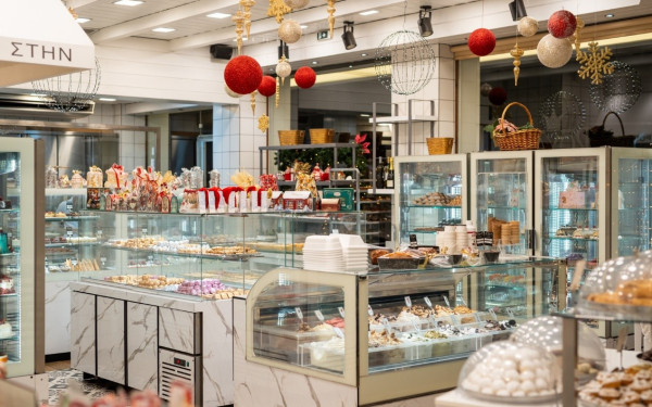 Royal Patisserie: Ζαχαροπλαστική μαεστρία και τα φετινά Χριστούγεννα