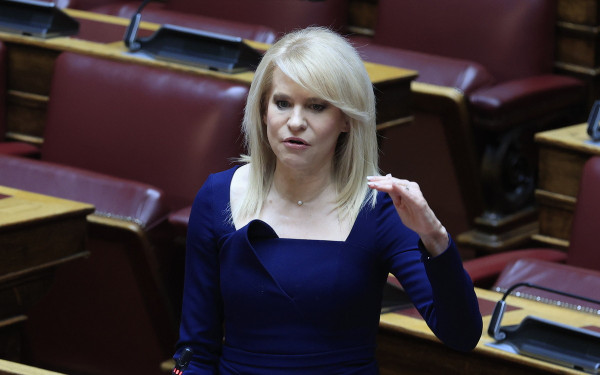 Θεοδώρα Τζάκρη στη «ΜτΚ»:  Ή η κοινωνία θα σωθεί ή ο Μητσοτάκης. Και τα δύο μαζί δεν γίνονται!