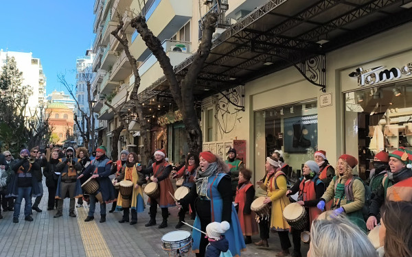 Θεσσαλονίκη: Με κάλαντα και χορούς από σήμερα το μεσημέρι το γλέντι στο κέντρο (βίντεο)