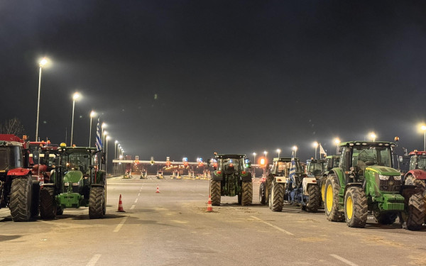 Αγροτικά μπλόκα: Ανοιχτά και τα δύο ρεύματα στο μπλόκο των Μαλγάρων