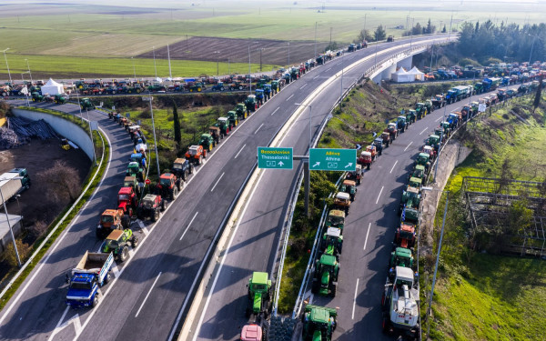Πιερία: Κλειστή η Εθνική Οδός Θεσσαλονίκης - Αθηνών, λόγω αγροτικών κινητοποιήσεων