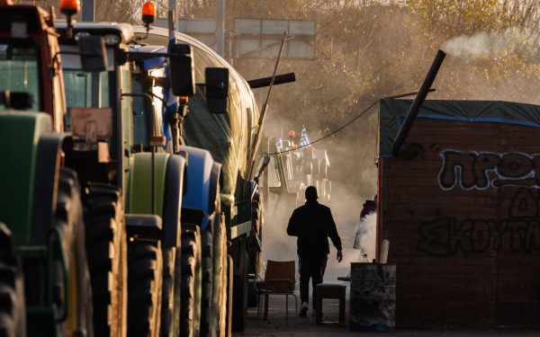 Ξεκινούν 48ωρους αποκλεισμούς οι αγρότες - Πού έχει μπλόκα