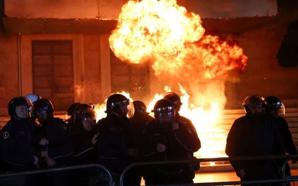 Ιράν: Έτοιμο για «αποφασιστική απάντηση» σε ΗΠΑ και Ισραήλ - Κορυφώνεται η κρίση στη Μέση Ανατολή