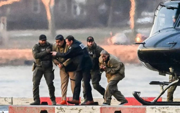 Iστορικές στιγμές στη Νέα Υόρκη: Στο εδώλιο ο Νικολάς Μαδούρο - Δήλωσε αθώος στις κατηγορίες για ναρκοτρομοκρατία (βίντεο)