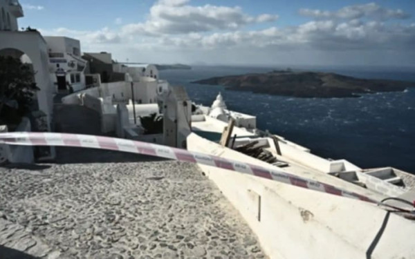 Σε εφαρμογή μέτρα πολιτικής προστασίας στη Σαντορίνη