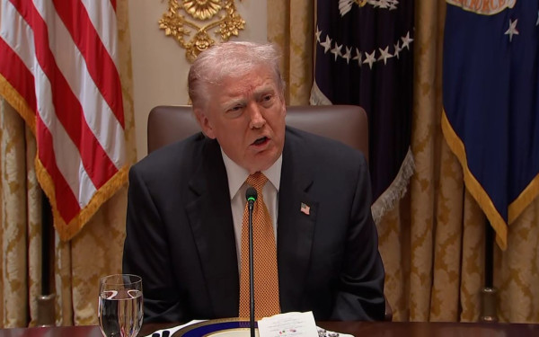 Τραμπ: Αν ήταν στο χέρι μου θα παίρναμε το πετρέλαιο του Ιράν - Δεν μπορείς να αφήσεις πυρηνικά στα χέρια τρελών