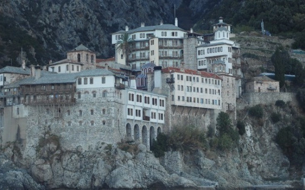 Τραγωδία στο Άγιο Όρος: Θανατηφόρο τροχαίο με θύμα μοναχό μετά τη λιτανεία του «Άξιον Εστί»