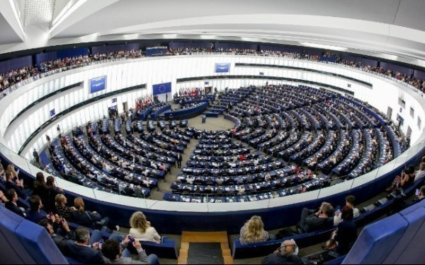 Ευρωπαϊκό Κοινοβούλιο: Ζητά να ανέλθει ο μακροπρόθεσμος προϋπολογισμός στο 1,27% του ΑΕΠ της Ένωσης
