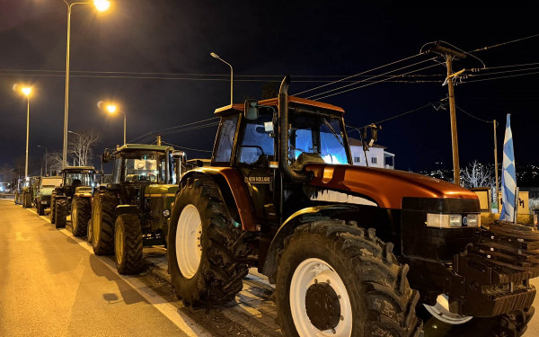 Αποκλιμάκωση στα μπλόκα, διάλογος στο Μαξίμου και διχασμός στον αγροτικό κόσμο