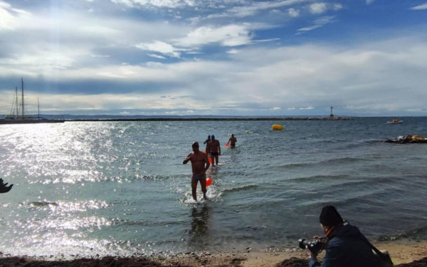 Καλαμαριά: «Καλημέρα» στο 2026 με έναν εναλλακτικό κολυμβητικό περίπατο στην Πλαζ Αρετσούς