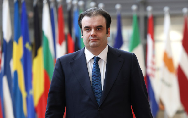 Κ. Πιερρακάκης από Eurogroup: «Πρέπει να επανεκτιμήσουμε τον ρόλο του ευρώ στο διεθνές νομισματικό σύστημα»