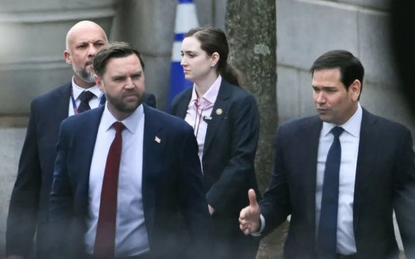 Ο Τζέι Ντι Βανς για τις διαπραγματεύσεις με το Ιράν: «Προσβλέπουμε σε θετικές συνομιλίες»