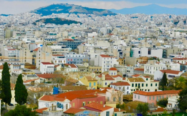 Στεγαστικά δάνεια στην Ελλάδα: Μείωση επιτοκίων και θετική πιστωτική επέκταση μετά από 15 χρόνια