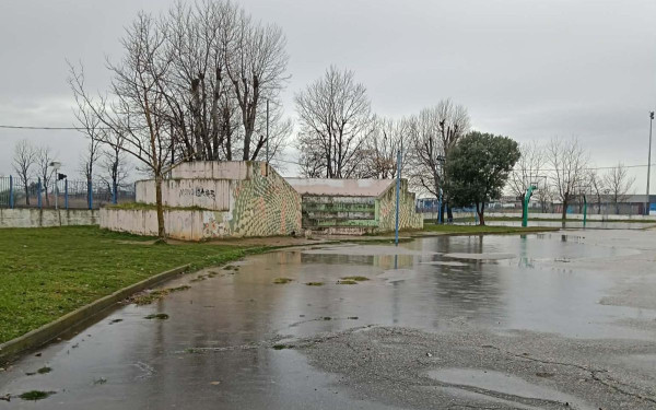 Καλοχώρι: «Πισίνα» η αυλή του 2ου δημοτικού σχολείου μετά την καταιγίδα - «Κάθε φορά ίδια κατάσταση» καταγγέλλουν οι γονείς