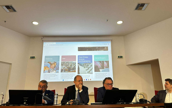 ΑΠΘ: Με tablets οι εξεταστικές από τον Μάιο - Τι ζητούν οι φοιτητές από το πανεπιστήμιό τους (Δείτε τα στοιχεία)