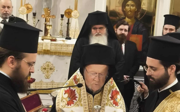 Ιστορικές στιγμές στην Καλαμαριά: Θυρανοίξια του Ναού Αγίων Χαραλάμπους και Αργυρή από τον Οικουμενικό Πατριάρχη Βαρθολομαίο