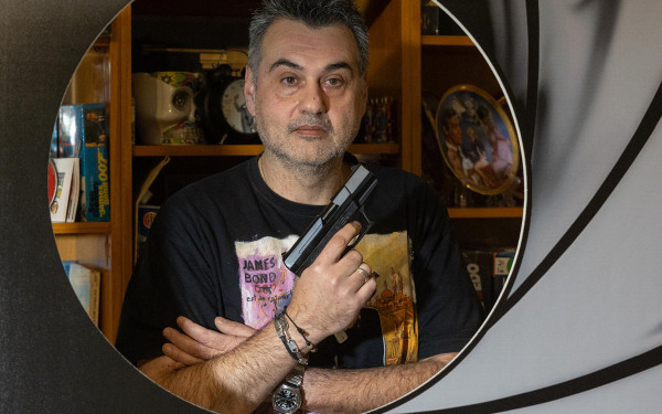 Θεσσαλονίκη: Ο Τζέιμς Μποντ «ζει» στο Ρετζίκι – Μια εντυπωσιακή συλλογή με ρέπλικες που έφτασαν στην άλλη άκρη της γης