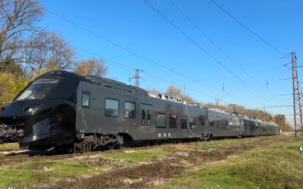 Θεσσαλονίκη: H άφιξη του νέου συρμού Coradia Stream και το στοίχημα της αναγέννησης του σιδηρόδρομου