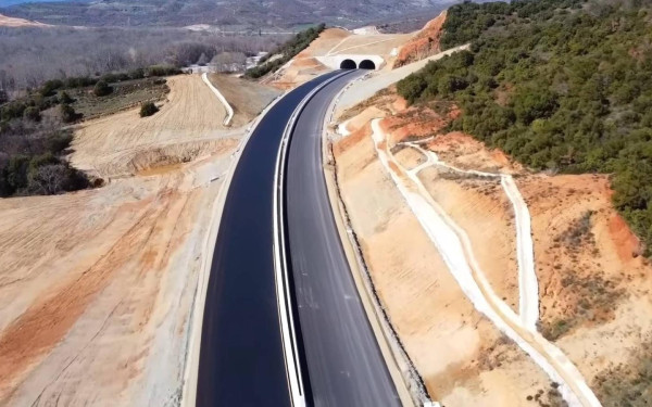 Ε65: Παραδίδεται το τελευταίο τμήμα του αυτοκινητοδρόμου - Σε πλήρη λειτουργία ο νέος οδικός άξονας
