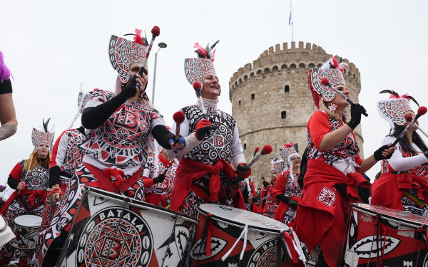Καρναβάλι Θεσσαλονίκης με Τόνι Σφήνο, Antonella Cuellar και 30 θεματικές ομάδες