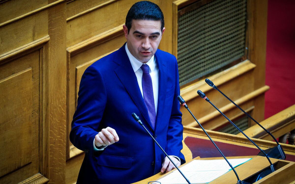 Την αποσαφήνιση ρόλων μεταξύ Ενόπλων Δυνάμεων και εγχώριας αμυντικής βιομηχανίας ζητά ο Μ. Κατρίνης από τον Ν. Δένδια