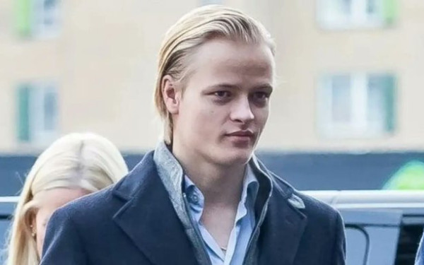 Νορβηγία: Υπό κράτηση ο γιος της πριγκίπισσας Μέτε-Μάριτ – Αντιμέτωπος με 38 κατηγορίες, ανάμεσά τους και βιασμοί