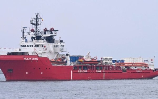 Το πλοίο της «SOS Méditerranée» ξανά βγήκε μετά από εβδομάδες στην θάλασσα και διέσωσε πάνω από 120 μετανάστες