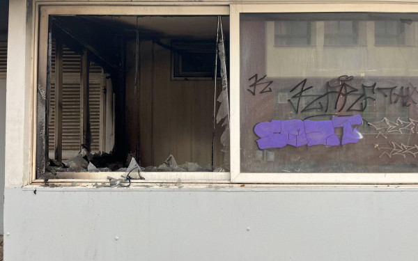 Θεσσαλονίκη: Φωτιά και εκτεταμένοι βανδαλισμοί στο 1ο Λύκειο Ευκαρπίας - Εικόνες καταστροφής (βίντεο)