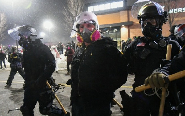 ΗΠΑ - Επίσημη έκθεση: Δύο ομοσπονδιακοί πράκτορες πυροβόλησαν τον Άλεξ Πρέτι