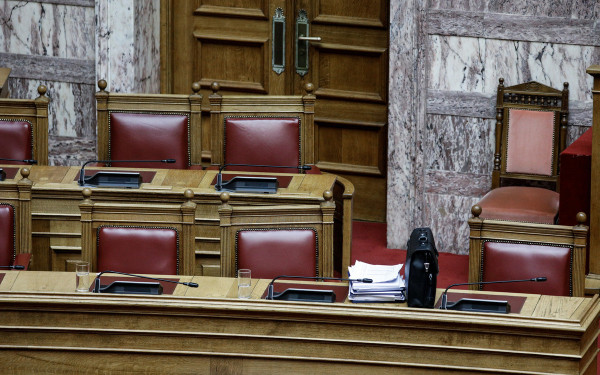 Αργά το απόγευμα η ψήφιση των ενεργειακών συμφωνιών Ελλάδας - κοινοπραξίας Chevron και Helleniq