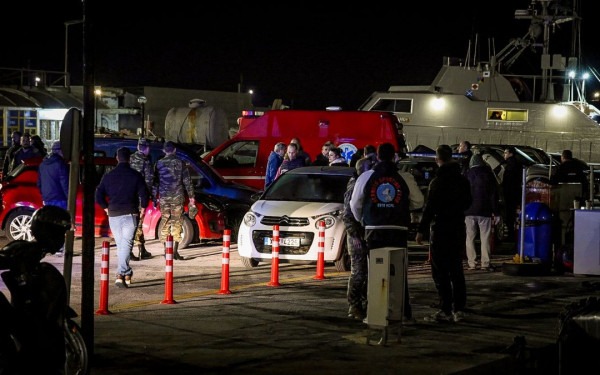 Τραγωδία ανοιχτά της Χίου με σκάφος μεταναστών: Τουλάχιστον 15 οι νεκροί, 26 τραυματίες - Σε εξέλιξη οι έρευνες (βίντεο)