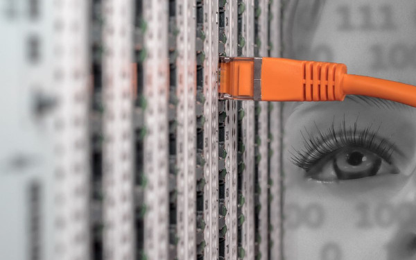 Υποκλοπές: Νέα στοιχεία για την προπληρωμένη κάρτα των SMS «παγίδων» – Στο επίκεντρο της δίκης εταιρεία από τη Θεσσαλονίκη