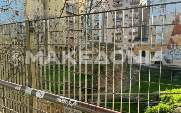 Θεσσαλονίκη: Πότε θα τοποθετηθούν τα υπόλοιπα κάγκελα στο Γαλεριανό Ανάκτορο