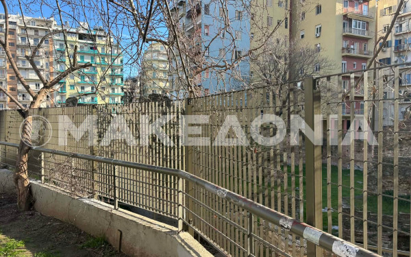 Θεσσαλονίκη: Κάγκελα ξανά στο Γαλεριανό ανάκτορο στη Ναυαρίνου - «Έκρηξη» Αγγελούδη - Η απάντηση της Εφορείας και η διάψευση του Νικηφορίδη