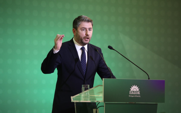 ΠΑΣΟΚ: Επιστολή πρόσκλησης Ανδρουλάκη στους προέδρους του ΣΥΡΙΖΑ και της Νέας Αριστεράς