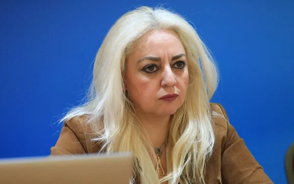 Παραιτήθηκε η Άννα Στρατινάκη από υποδιοικήτρια της Ανεξάρτητης Αρχής λόγω της εμπλοκής του συζύγου της στην υπόθεση Παναγόπουλου