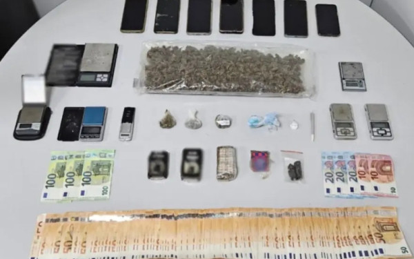 Θεσσαλονίκη: Εξαρθρώθηκε εγκληματική οργάνωση διακίνησης ναρκωτικών - Παράνομα κέρδη 195.000 ευρώ (βίντεο)