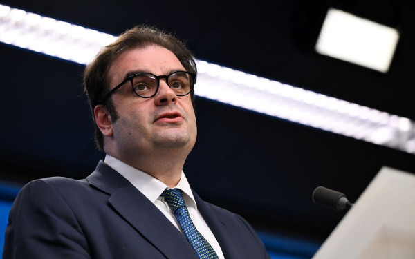 Κ. Πιερρακάκης: «Χρειάζεται πρόοδος σε τρία οικονομικά μέτωπα - Οι επενδύσεις δεν περιμένουν»