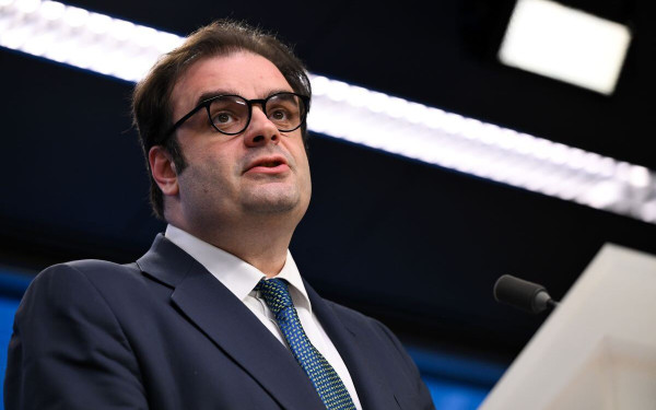 Πιερρακάκης: «Πιο πολλά, πιο γρήγορα, καλύτερα» - Το νέο στοίχημα της ηγεσίας στην εποχή των κρίσεων