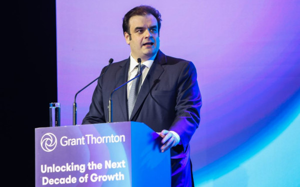 Κ. Πιερρακάκης από τις Βρυξέλλες: «Zωτικής σημασίας να διαφυλάξουμε τον διεθνή ρόλο του ευρώ»